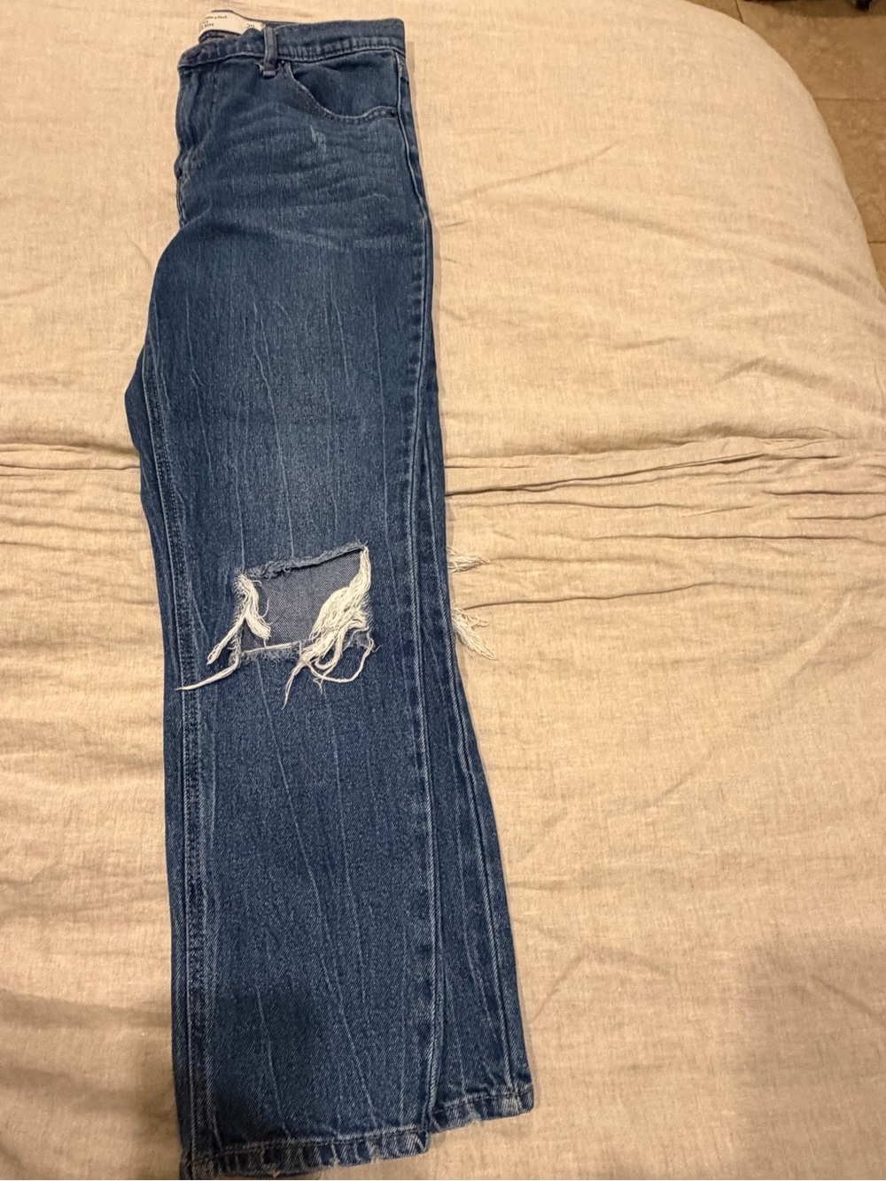 Abercrombie & Fitch Dark Blue Skinny Jeans with Knee Distress